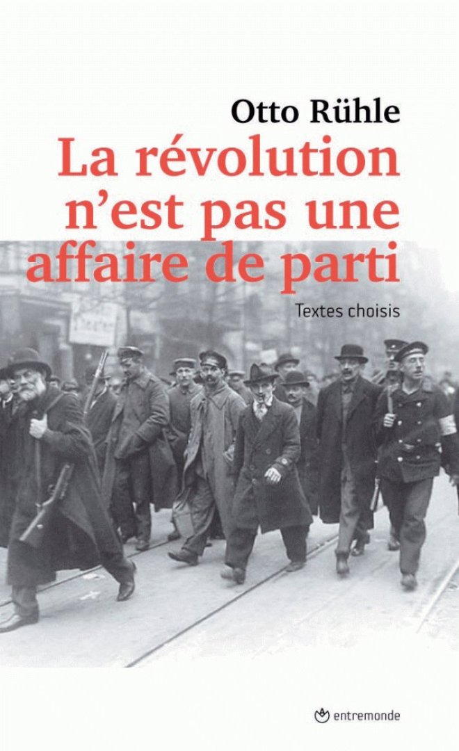 LA RÉVOLUTION N'EST PAS UNE AFFAIRE DE PARTI